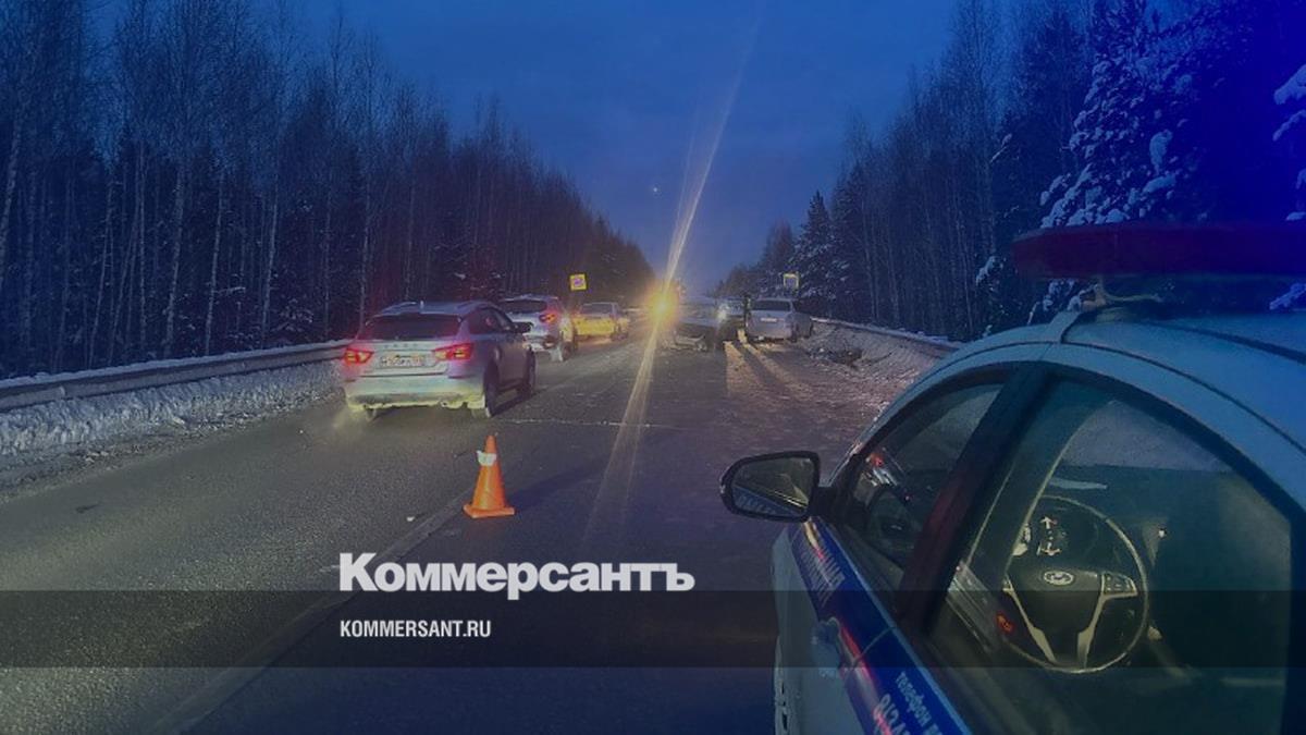 На Режевском тракте случилось массовое ДТП с тремя машинами, движение затруднено