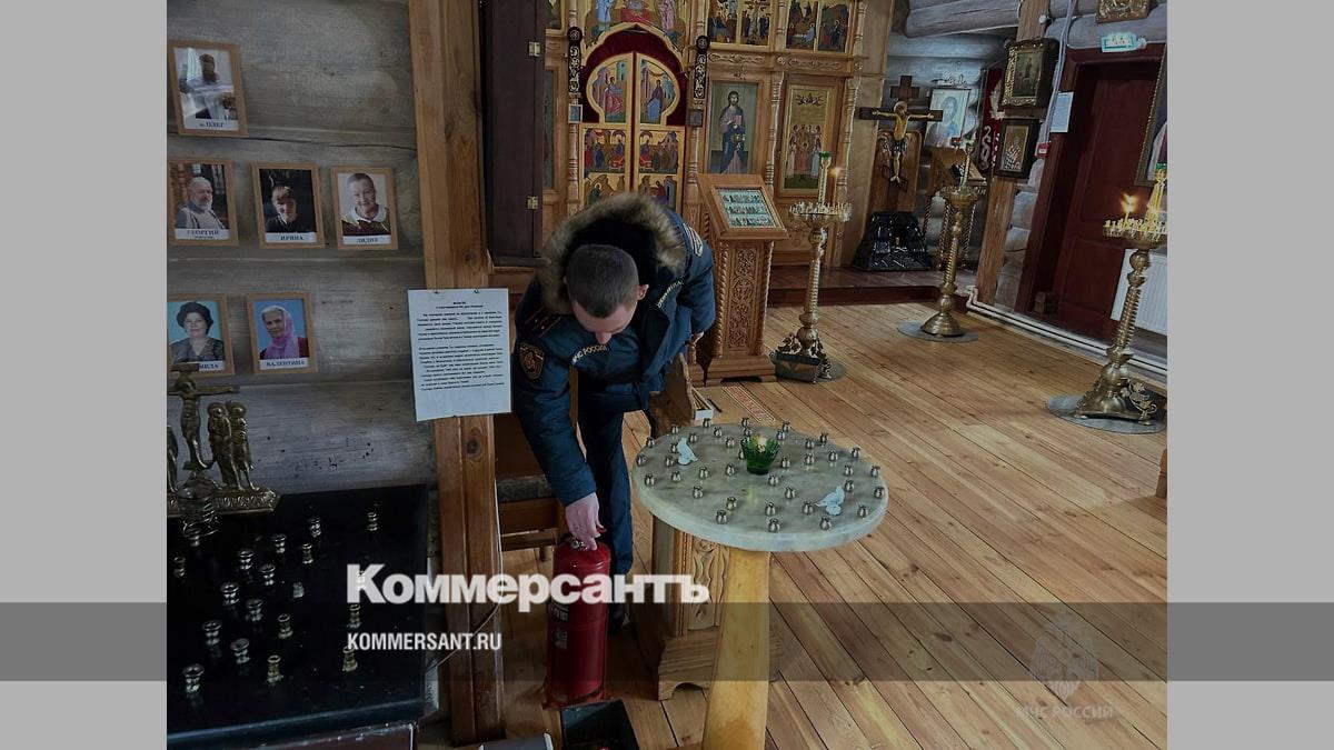 Свердловские спасатели проверили пожарную безопасность храмов перед Рождеством